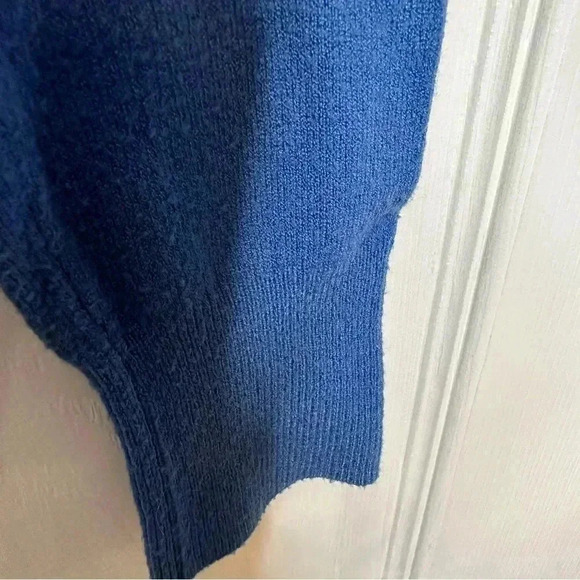 TCEC Sweater V-Neck Blue  Size Large - Picture 16 of 16